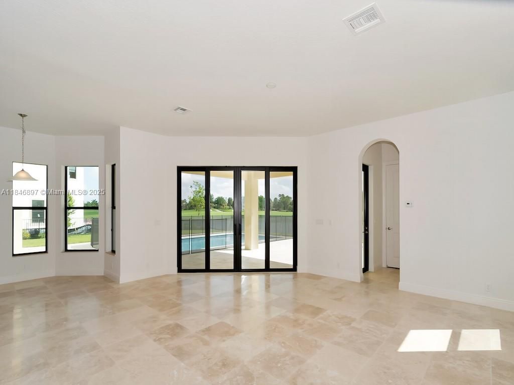 Empty room, Interior, Pendant Lights