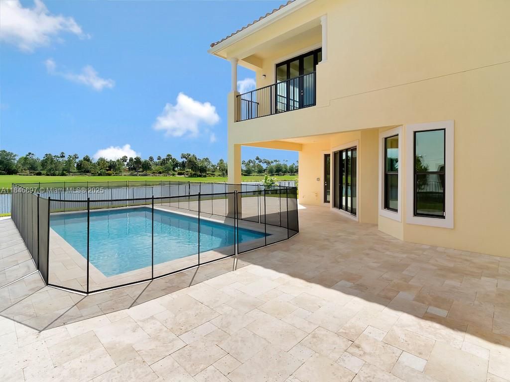 Backyard, Exterior, Pool, Water