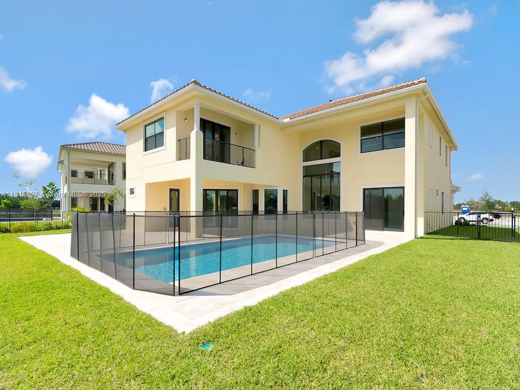 Backyard, Exterior, Pool