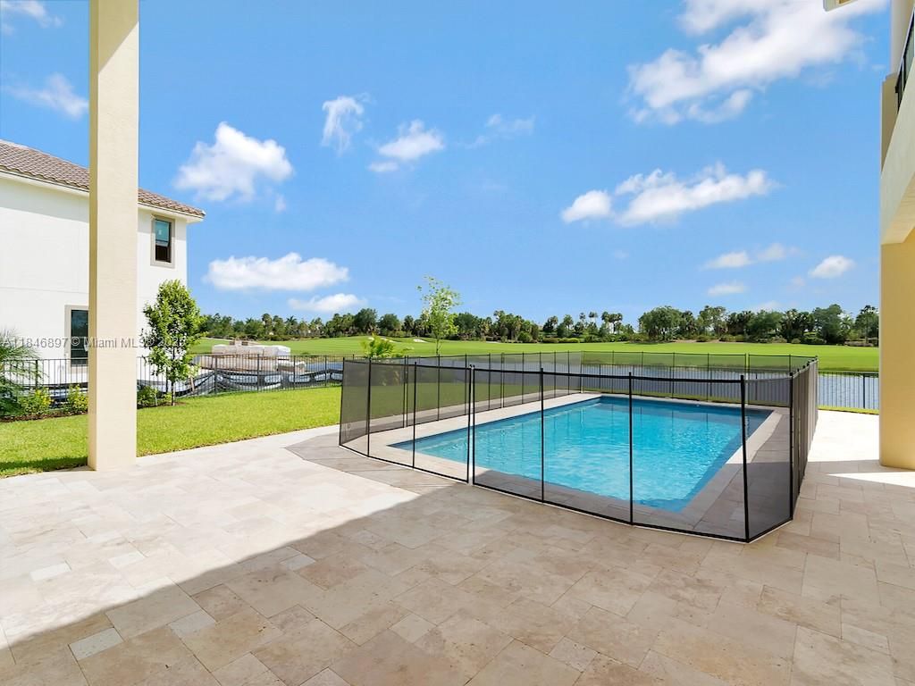 Exterior, Pool, Water