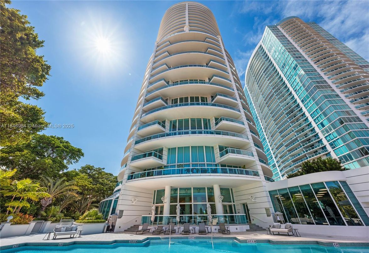 Exterior, Facade, Pool, Condo Building