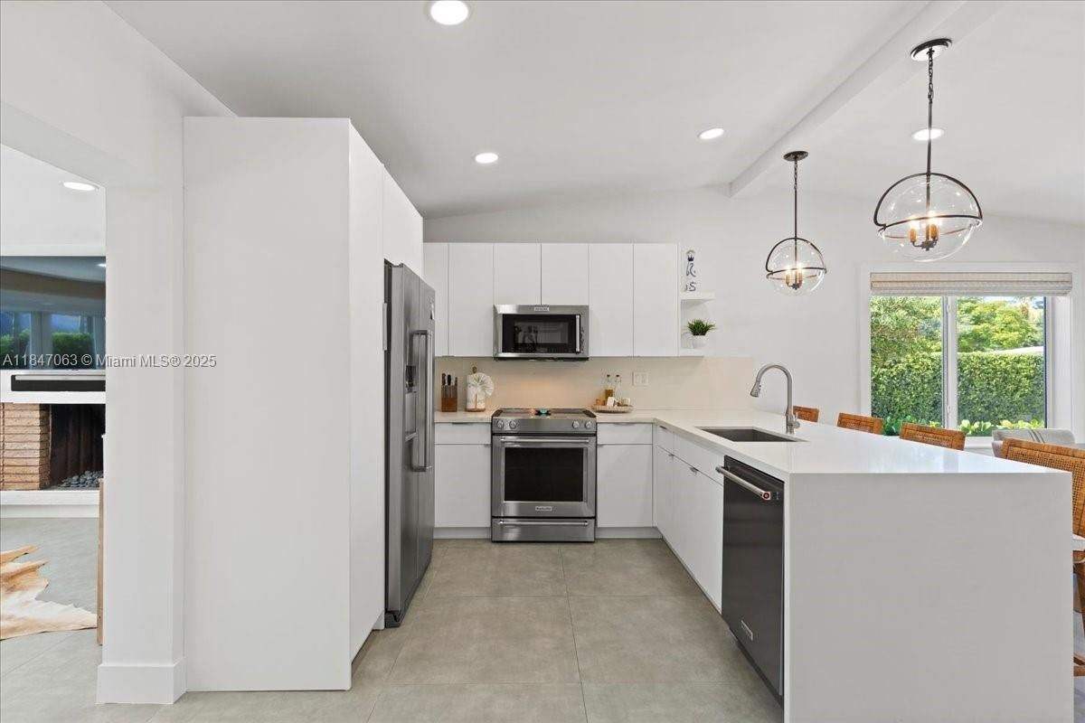 Interior, Kitchen, Pendant Lights, Recessed Lighting, Stainless Steel Appliances