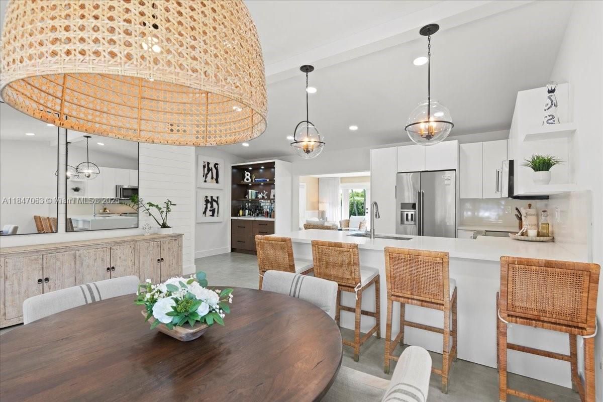 Dining room, Interior, Kitchen, Pendant Lights, Recessed Lighting, Stainless Steel Appliances