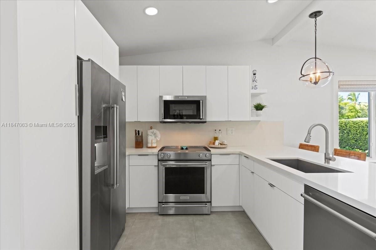 Interior, Kitchen, Pendant Lights, Recessed Lighting, Stainless Steel Appliances