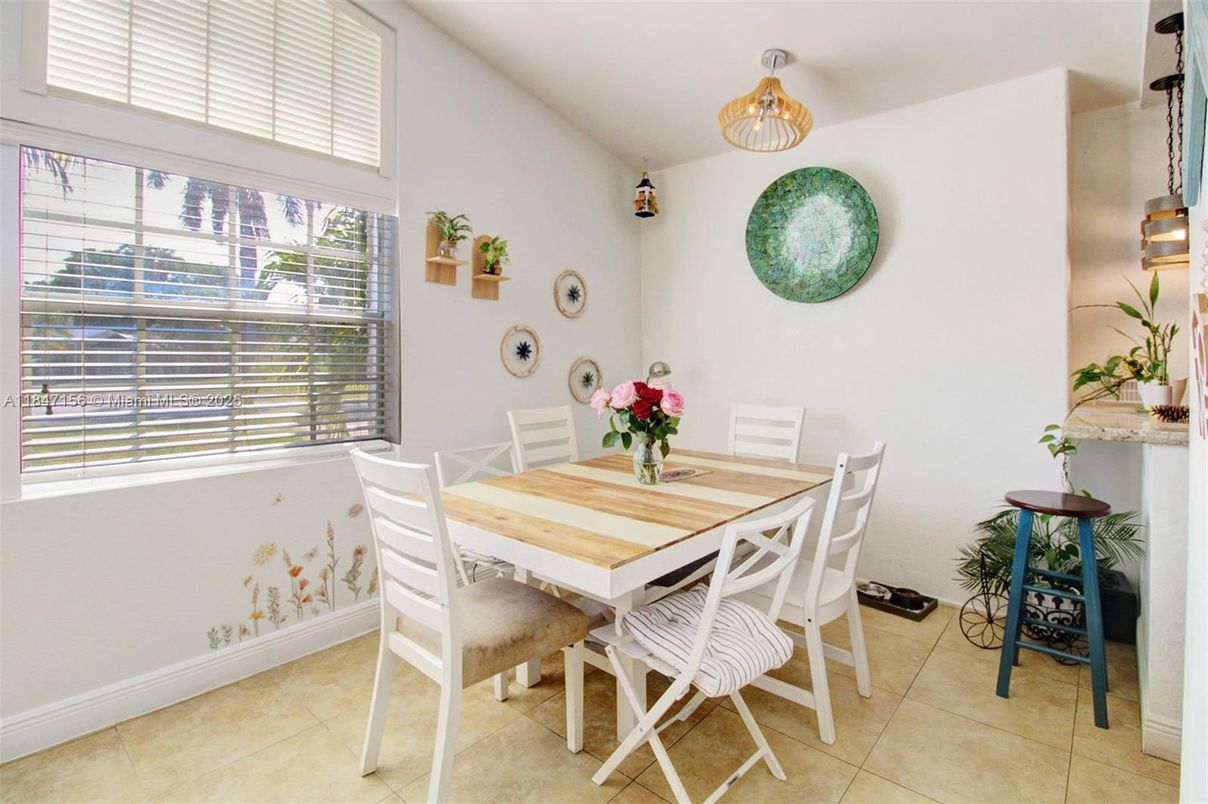 Dining room, Interior