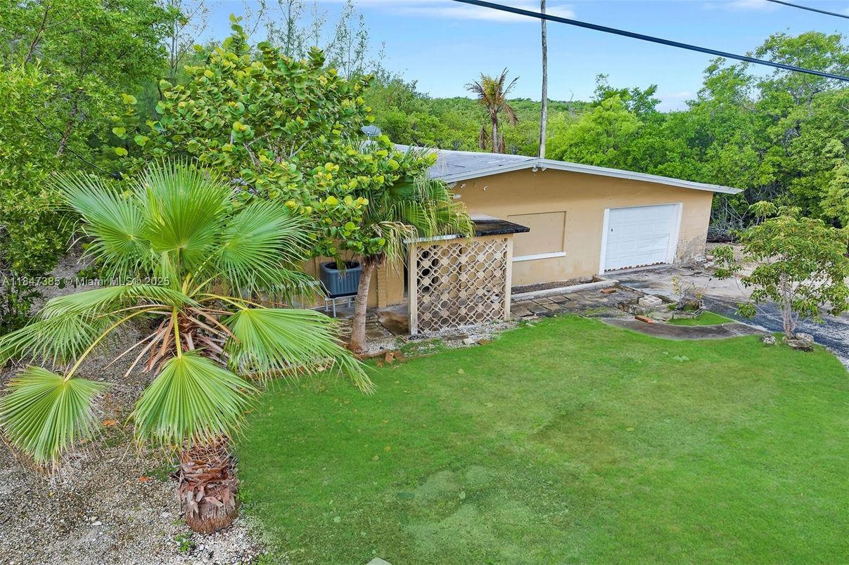 Backyard, Detached Garage, Exterior