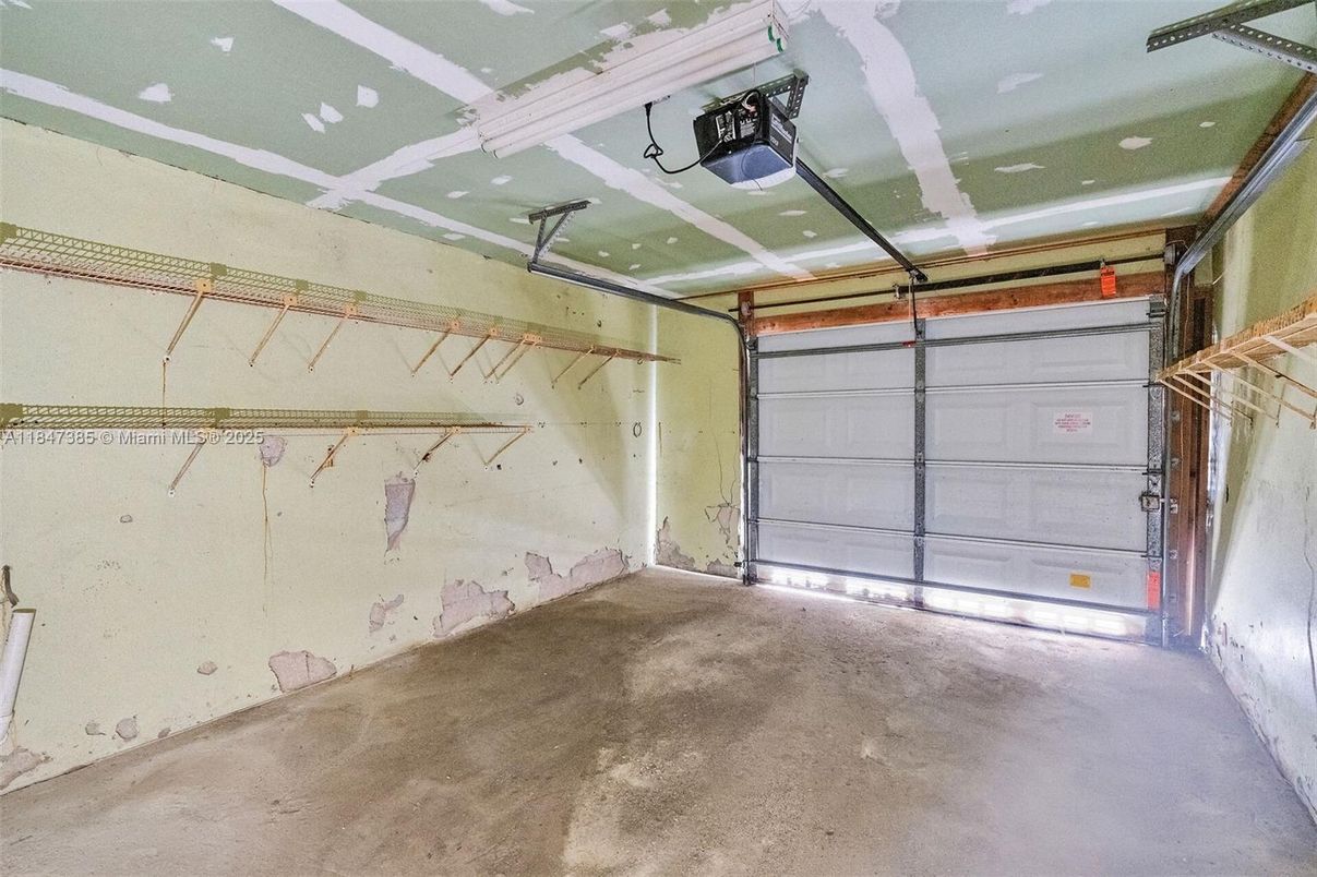 Garage, Interior