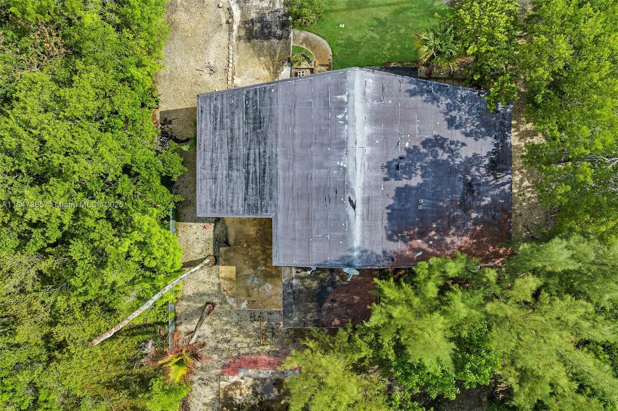 Exterior, Drone