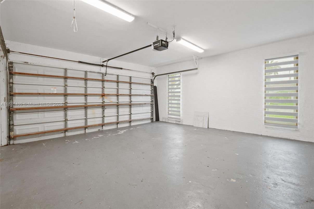Garage, Interior