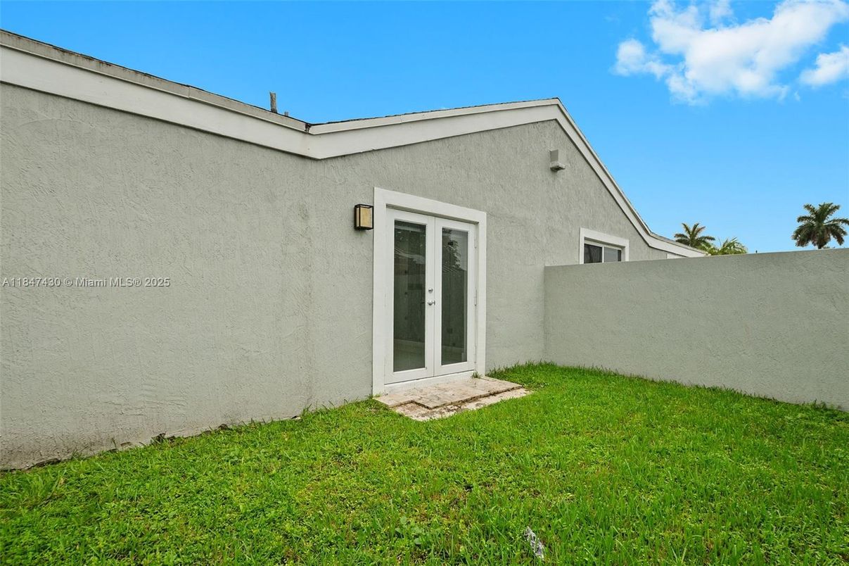 Backyard, Exterior