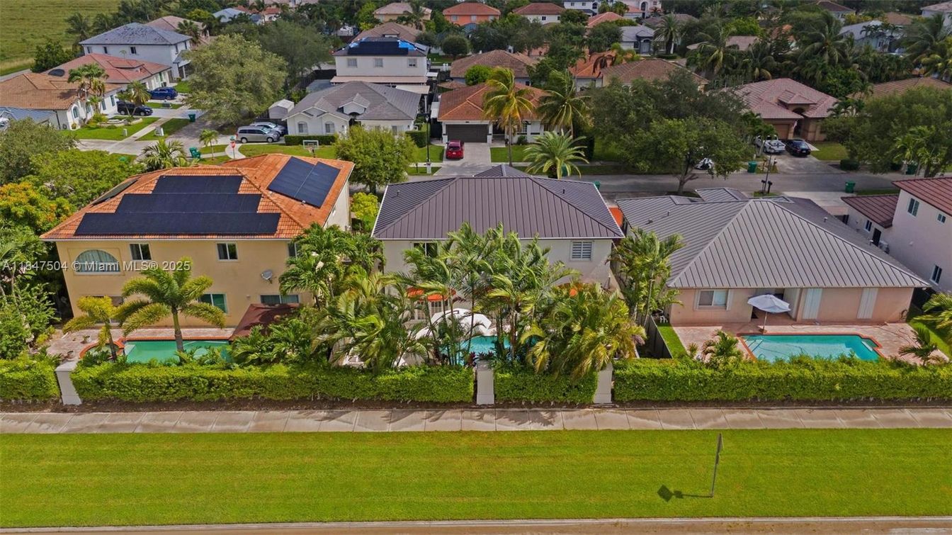 Exterior, Drone