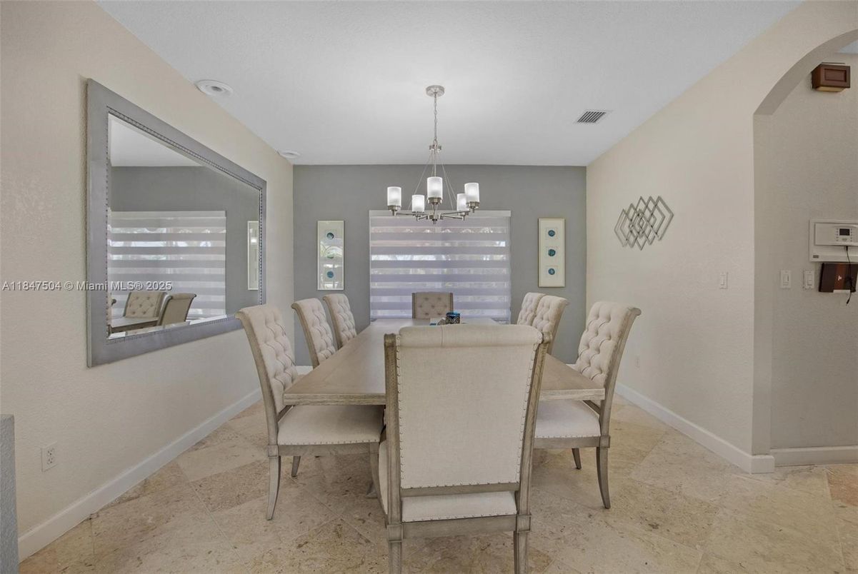 Chandelier, Dining room, Interior