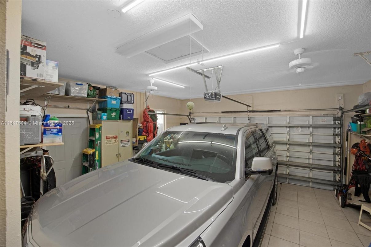 Garage, Interior