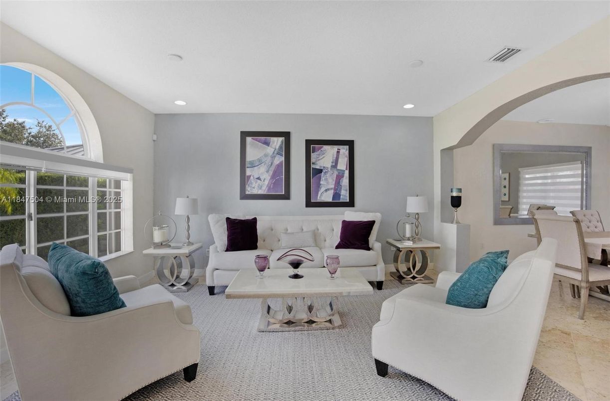 Dining room, Interior, Living room, Recessed Lighting