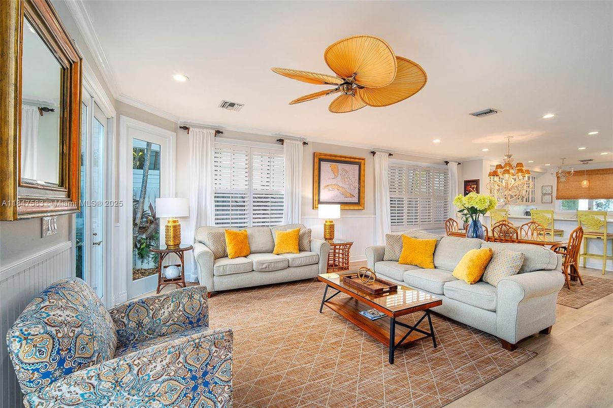 Chandelier, Dining room, Interior, Kitchen, Living room, Recessed Lighting, Wood Texture Flooring