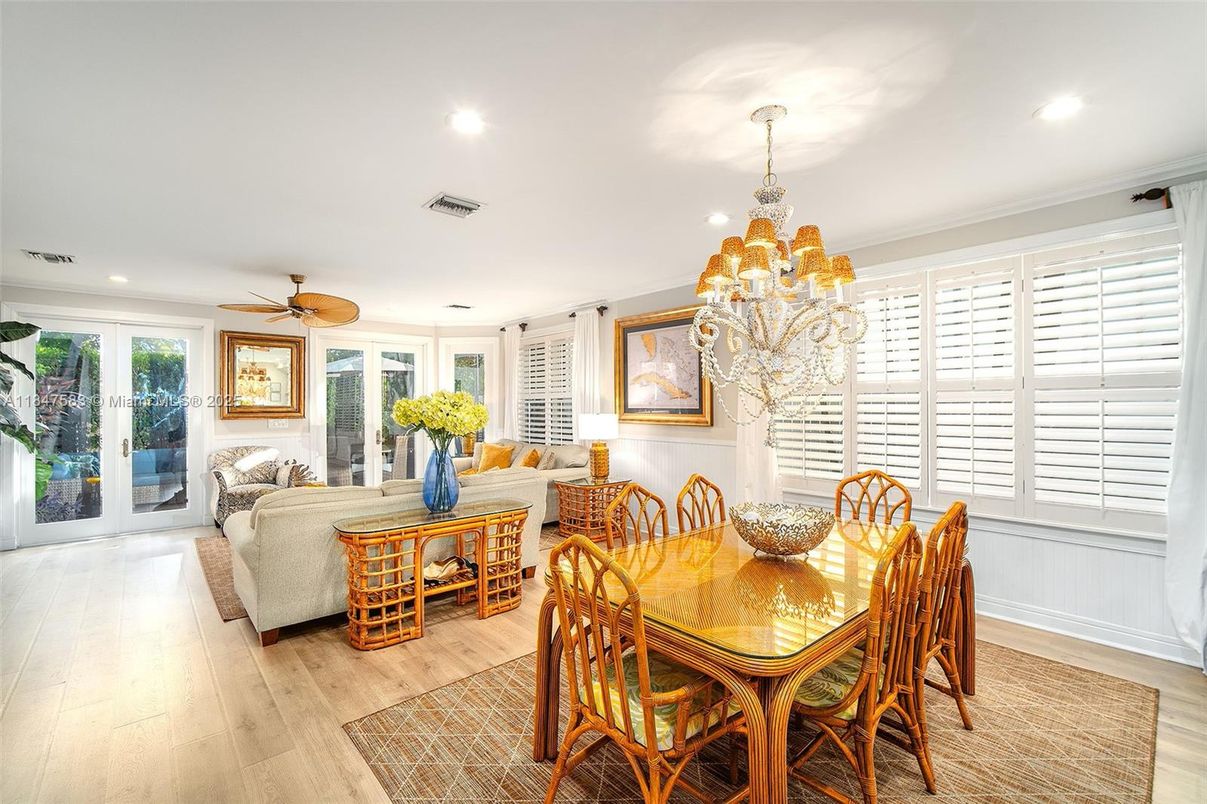Chandelier, Dining room, Interior, Living room, Recessed Lighting, Wood Texture Flooring