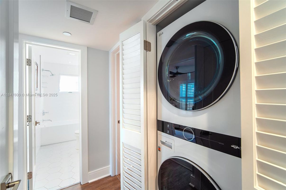 Interior, Recessed Lighting, Utility Closets, Washer, Wood Texture Flooring