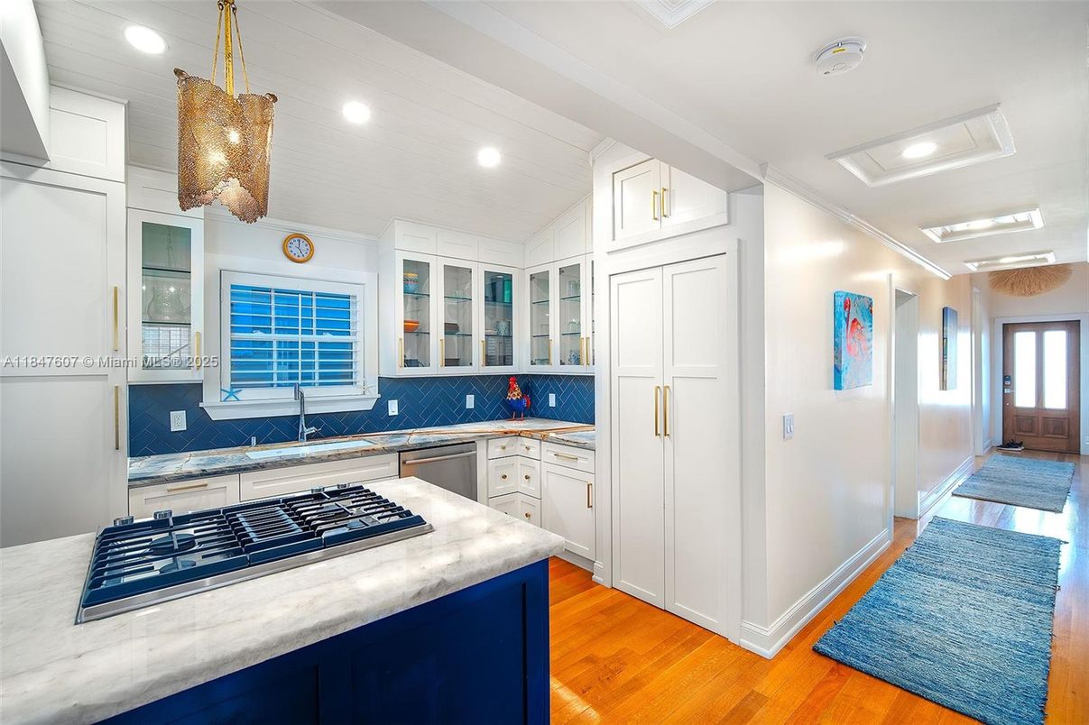 Interior, Kitchen, Pendant Lights, Recessed Lighting, Wood Texture Flooring