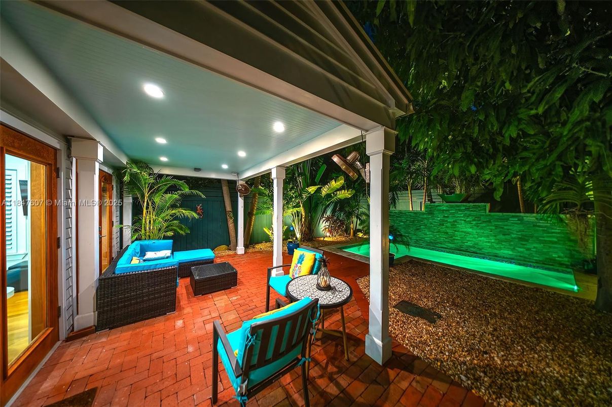 Exterior, Recessed Lighting