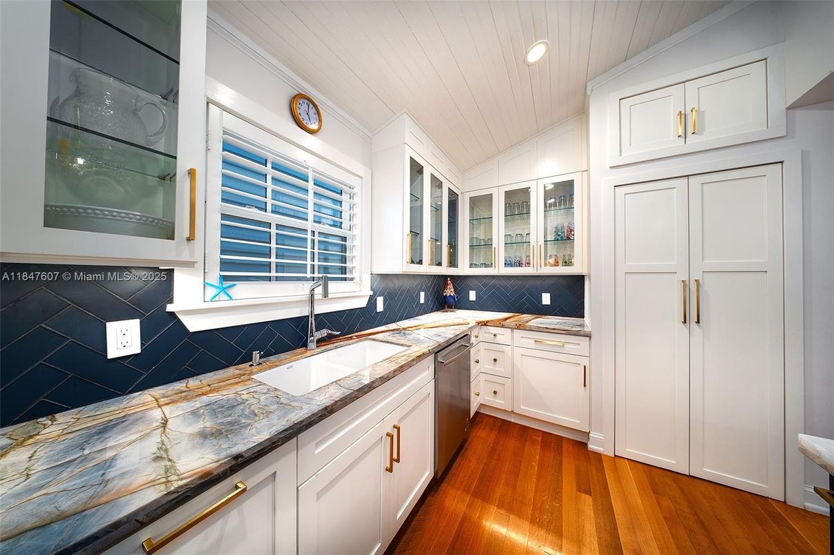 Interior, Kitchen, Recessed Lighting, Wood Texture Flooring