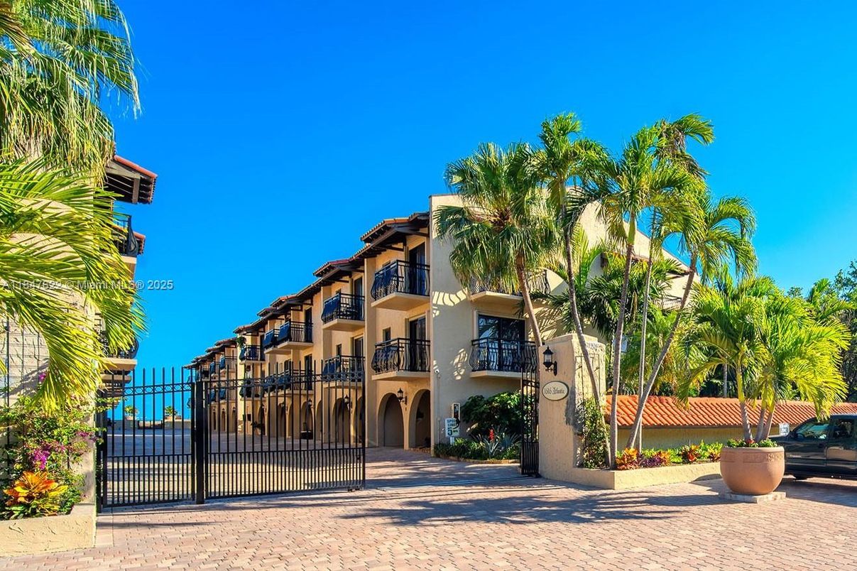 Exterior, Facade, Condo Building