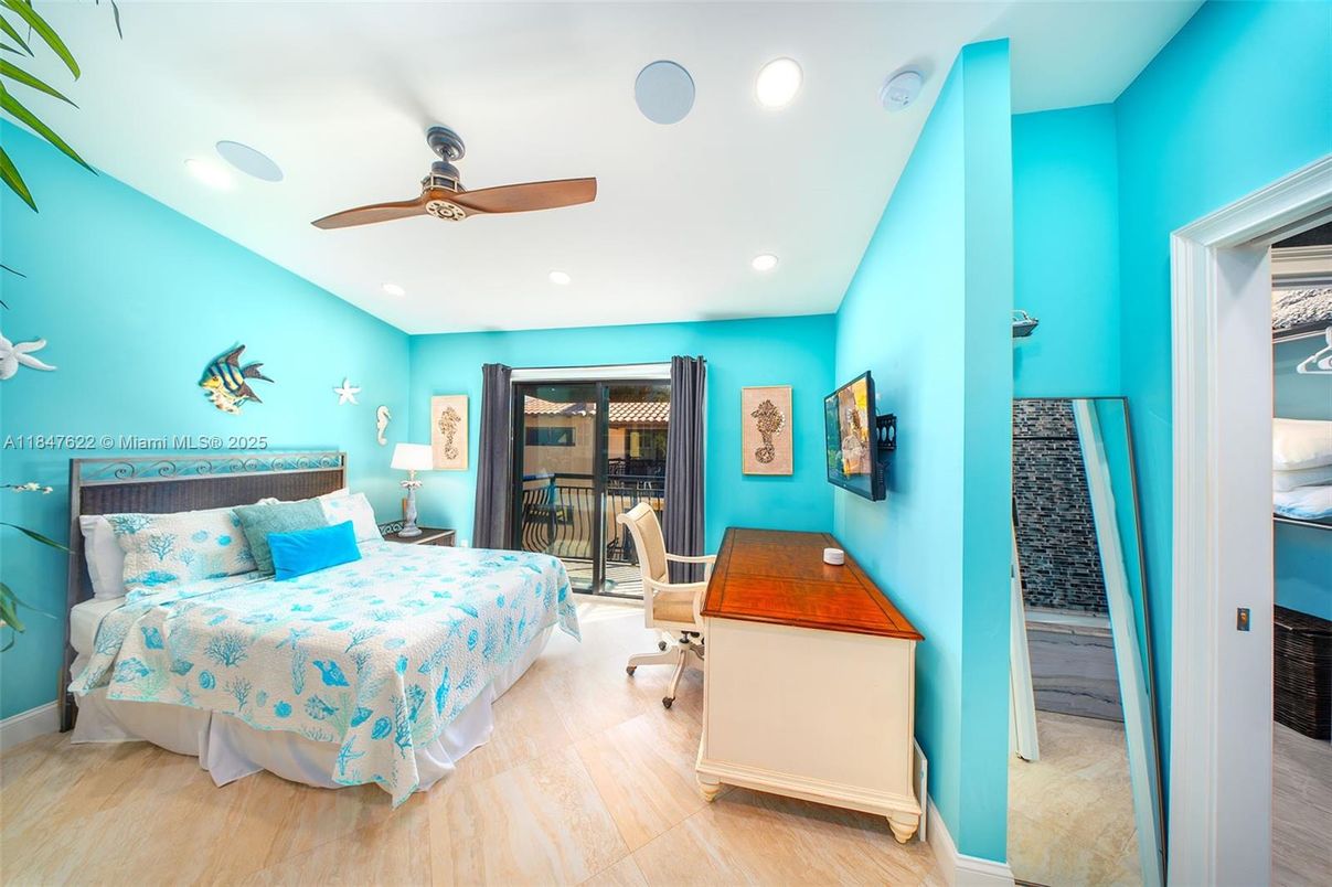 Bedroom, Home Office, Interior, Recessed Lighting, Wood Texture Flooring