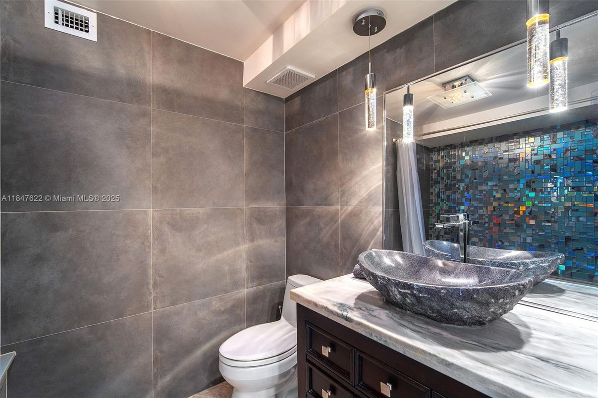 Bathroom, Interior, Pendant Lights