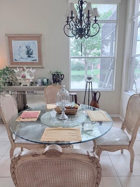 Chandelier, Dining room, Interior