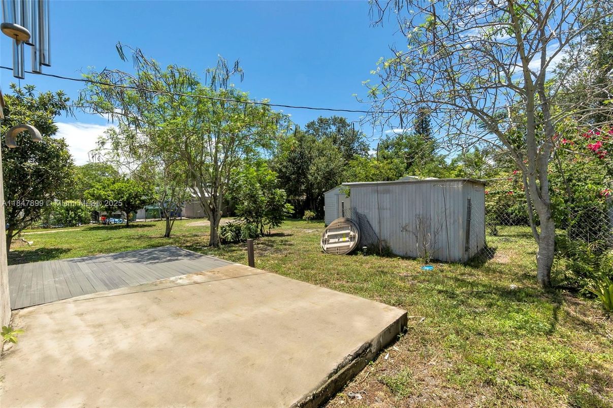 Backyard, Exterior