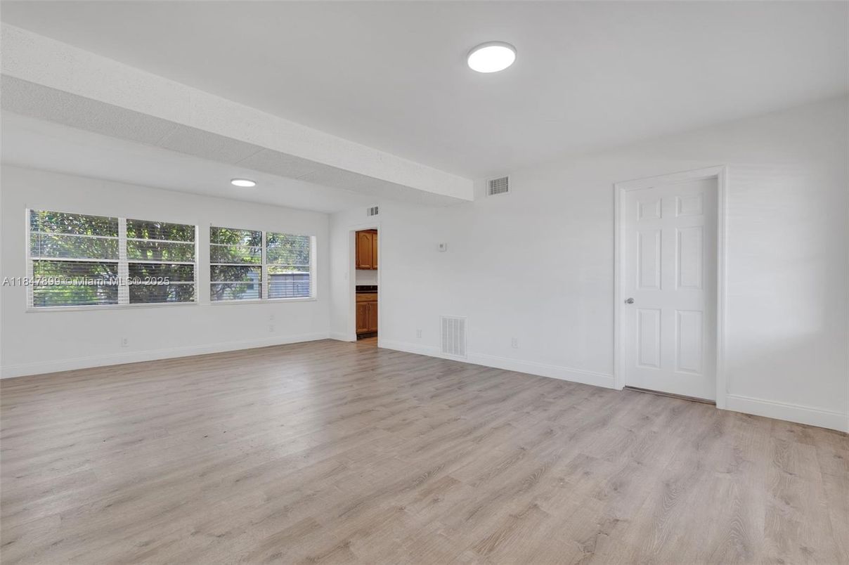Empty room, Interior, Recessed Lighting, Wood Texture Flooring
