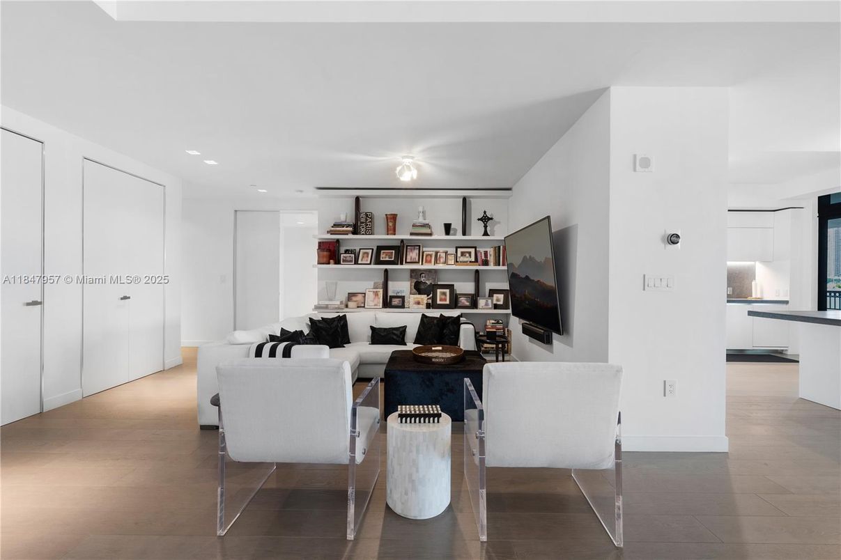 Dining room, Interior, Living room, Recessed Lighting