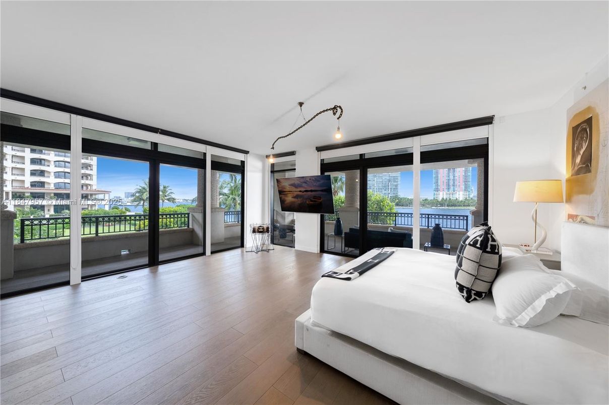 Bedroom, Interior, Water, Wood Texture Flooring