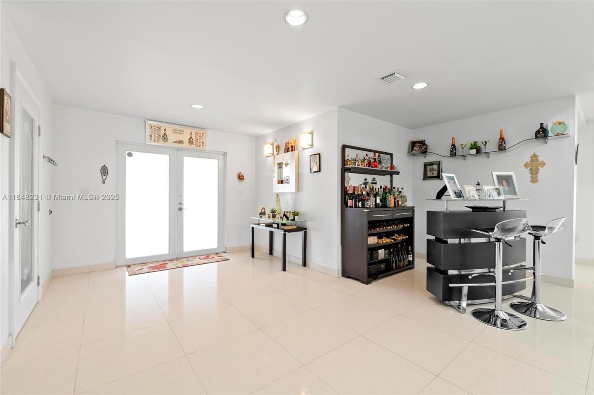 Interior, Piano, Recessed Lighting