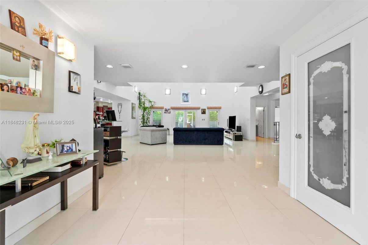 Interior, Recessed Lighting