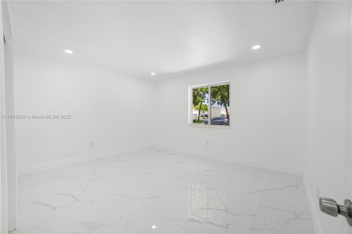 Empty room, Interior, Marble, Recessed Lighting
