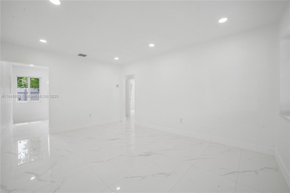 Empty room, Interior, Marble, Recessed Lighting