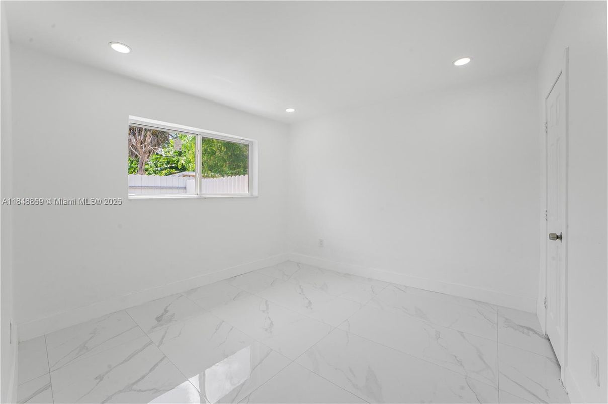 Empty room, Interior, Marble, Recessed Lighting