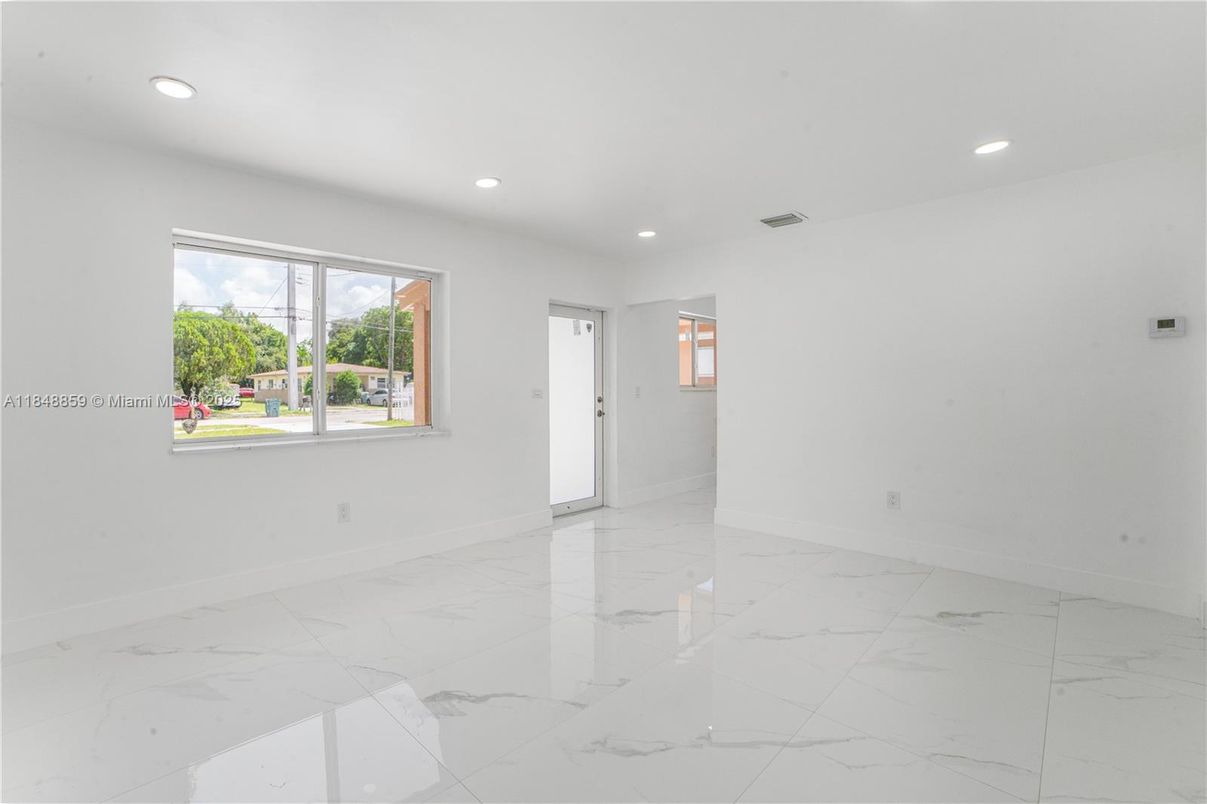 Empty room, Interior, Marble, Recessed Lighting
