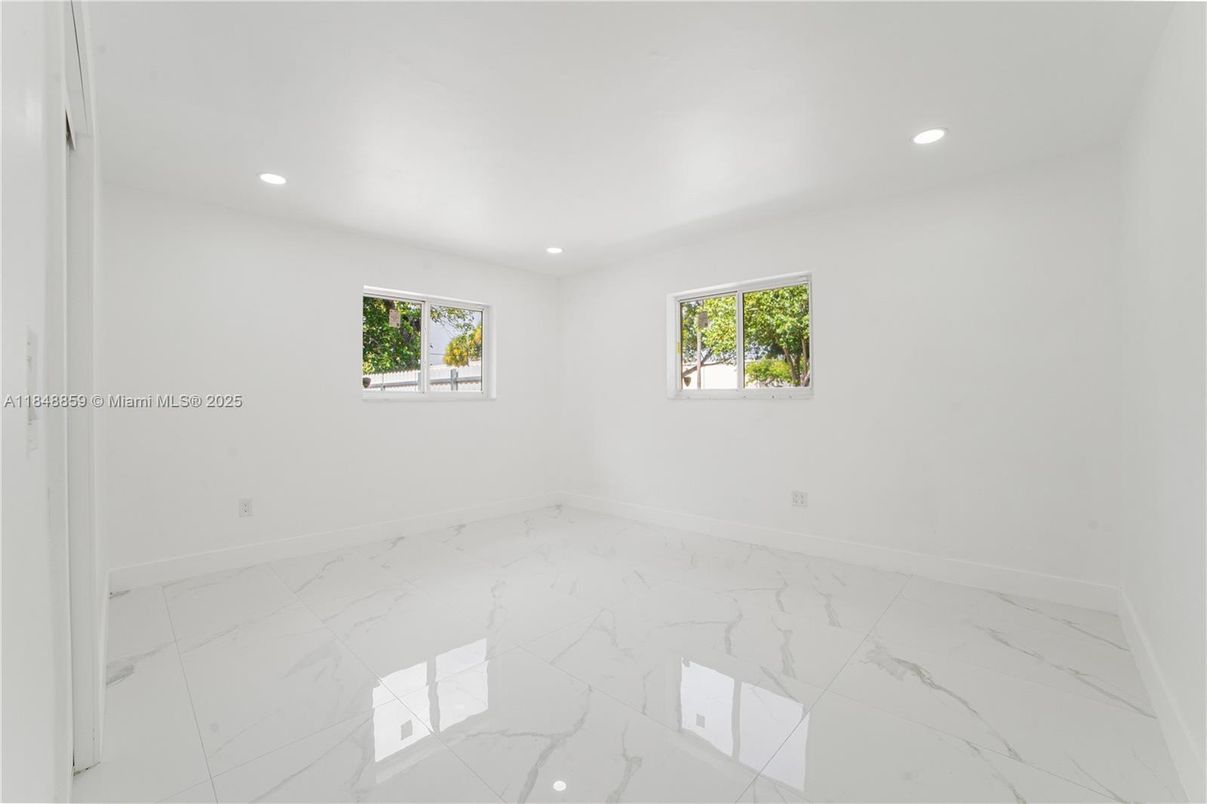 Empty room, Interior, Marble, Recessed Lighting