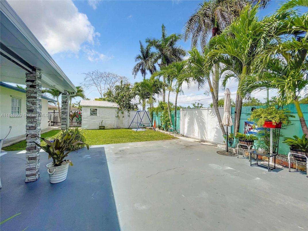 Backyard, Exterior