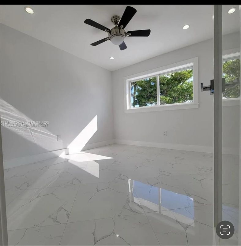 Empty room, Interior, Marble, Recessed Lighting