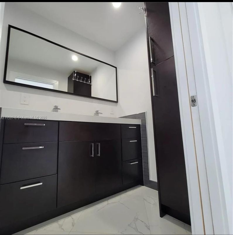 Interior, Marble, Recessed Lighting