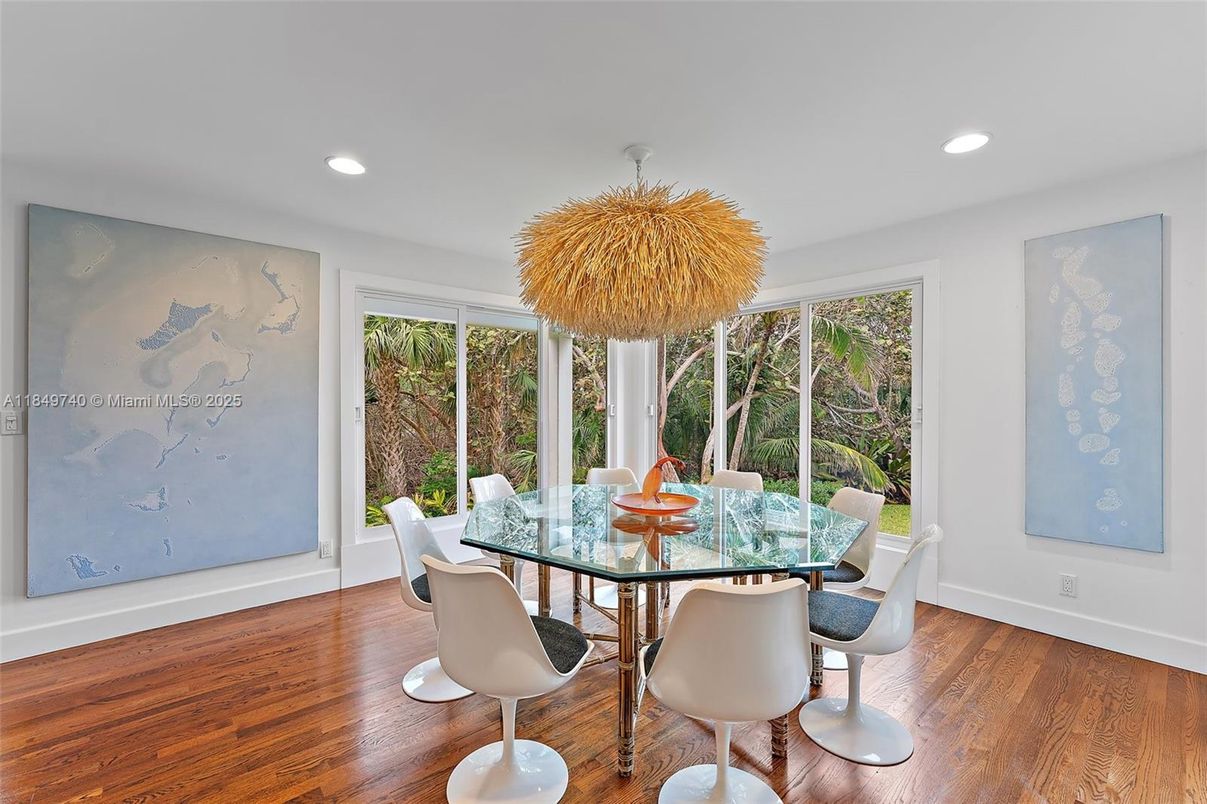 Chandelier, Dining room, Interior, Recessed Lighting, Wood Texture Flooring