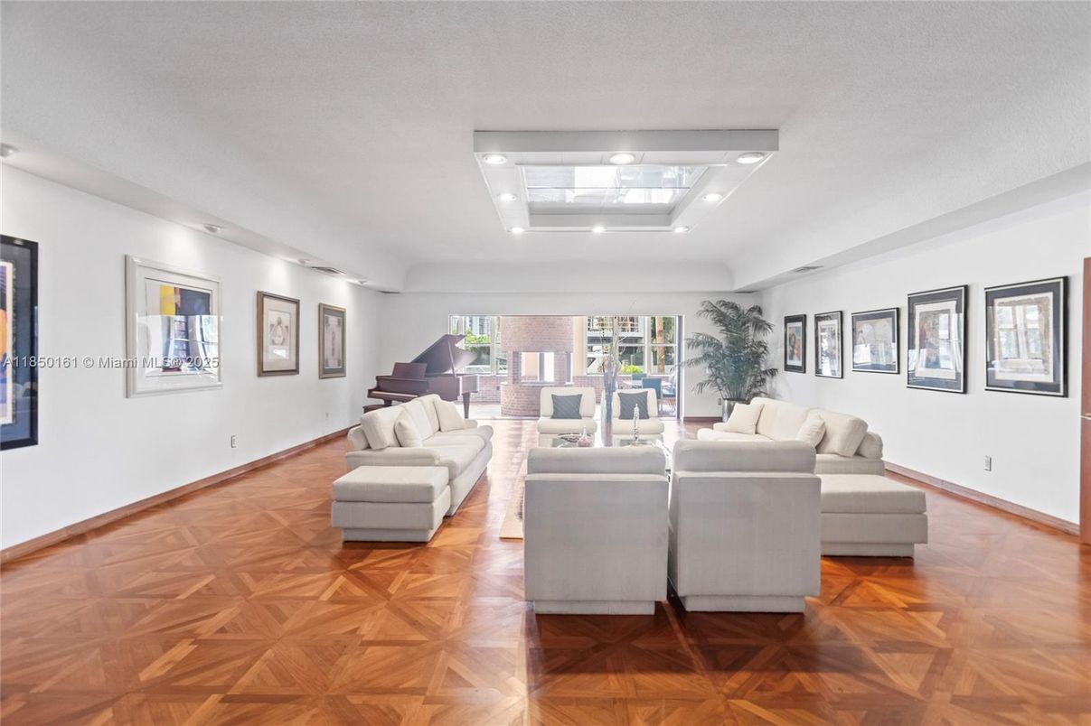 Interior, Living room, Piano, Recessed Lighting, Wood Texture Flooring