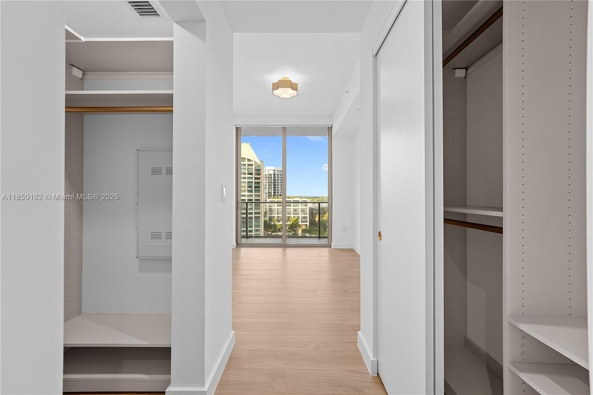 Interior, Walk-in Closets, Wood Texture Flooring