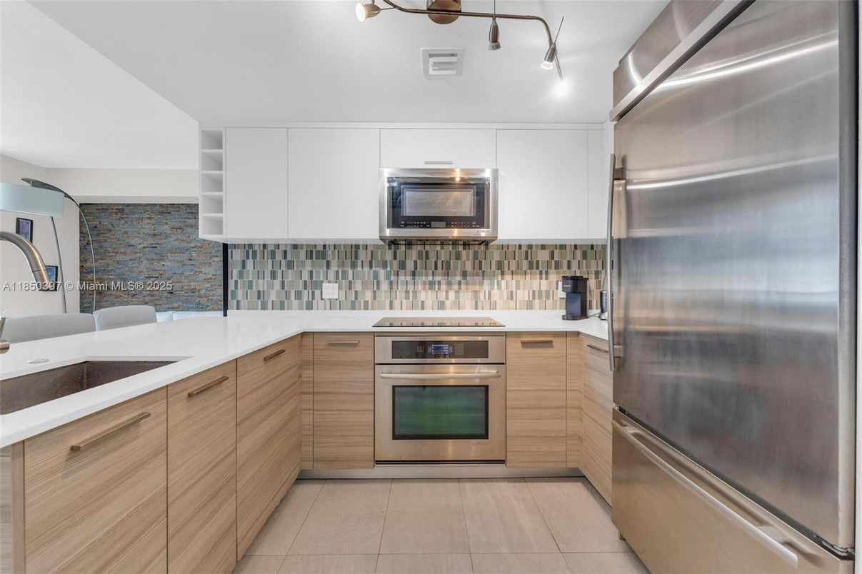 Interior, Kitchen, Stainless Steel Appliances