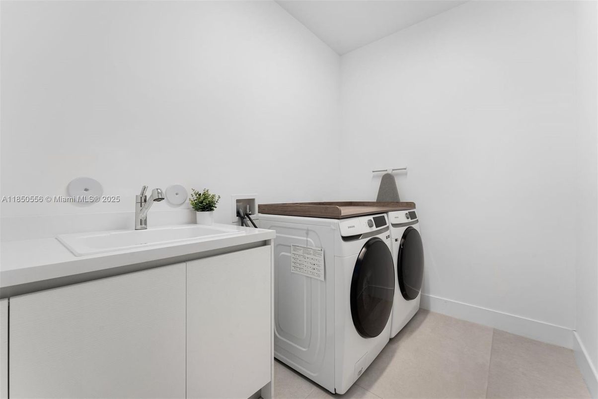 Interior, Washer