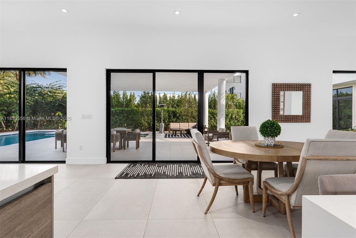Dining room, Interior, Recessed Lighting