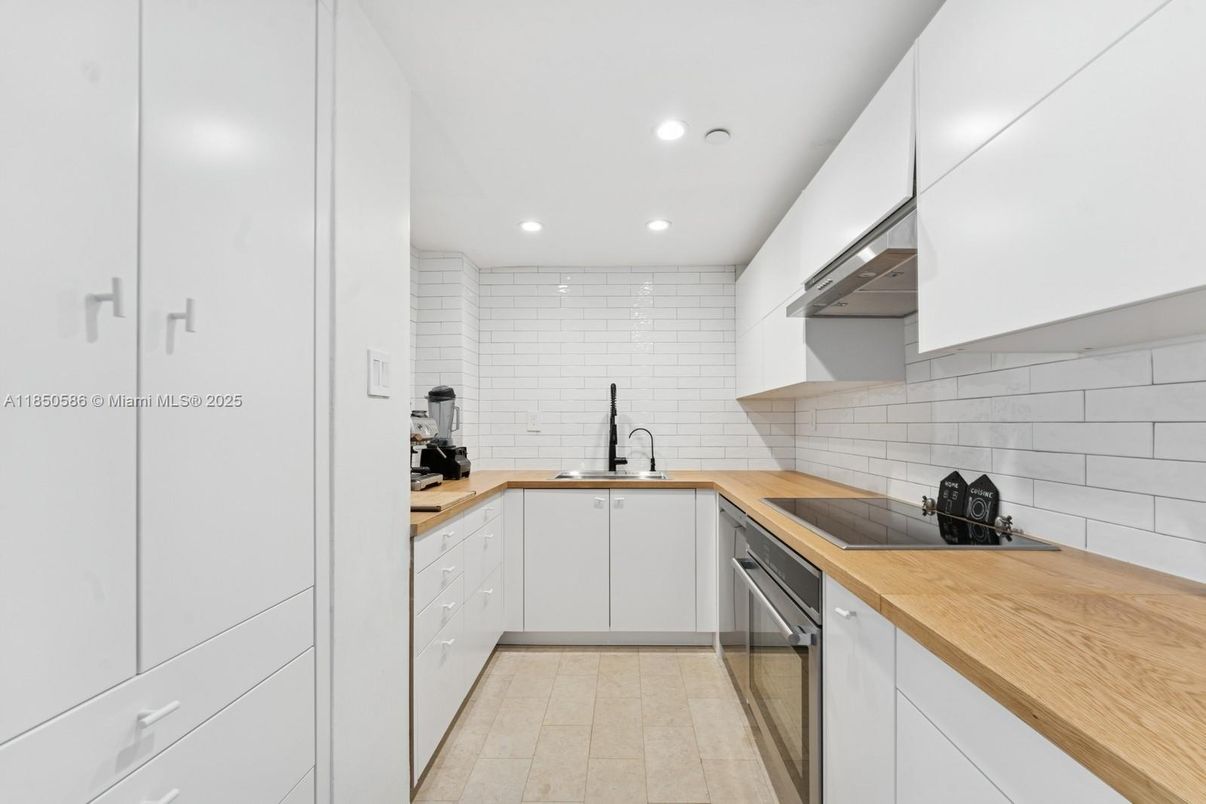 Interior, Kitchen, Recessed Lighting