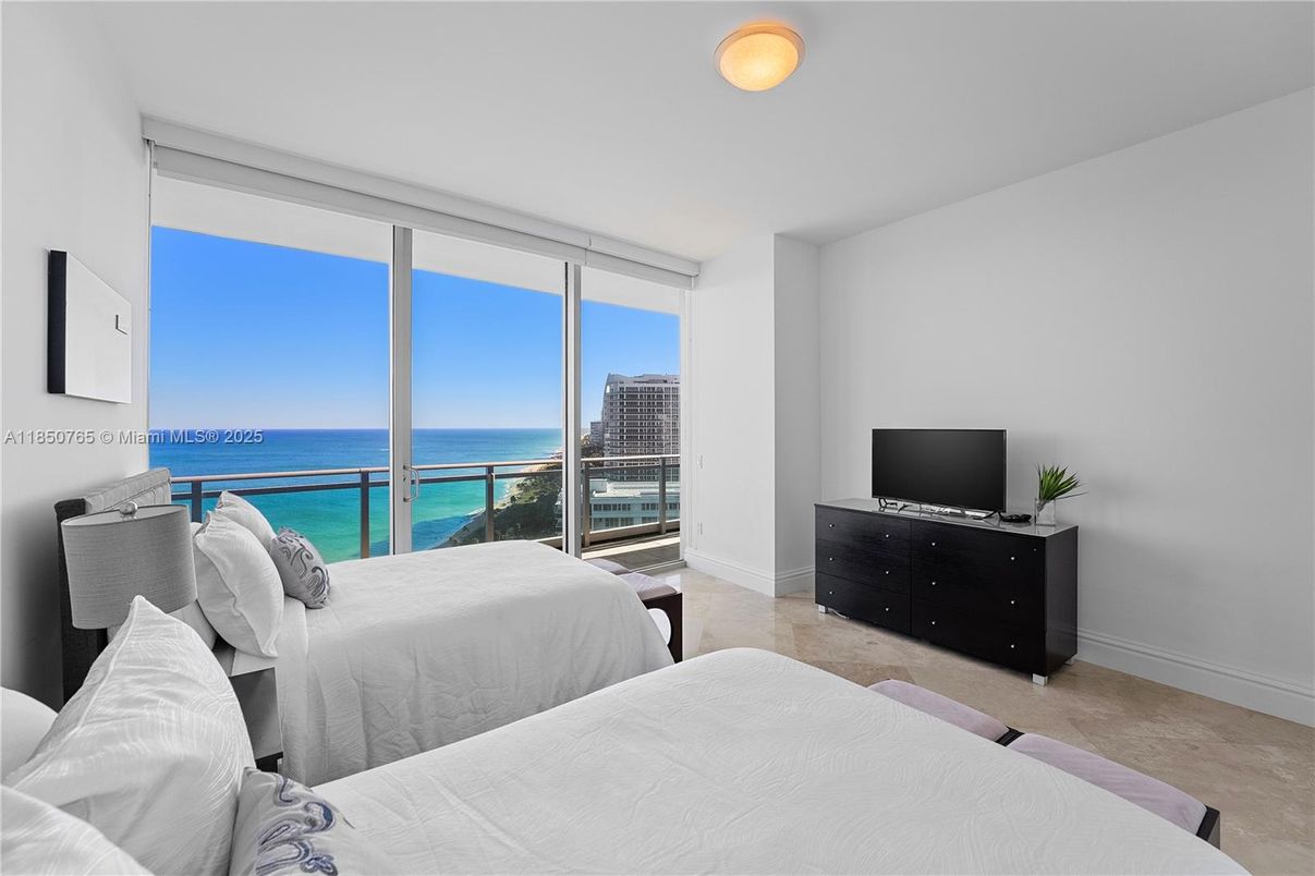 Bedroom, Interior, Water